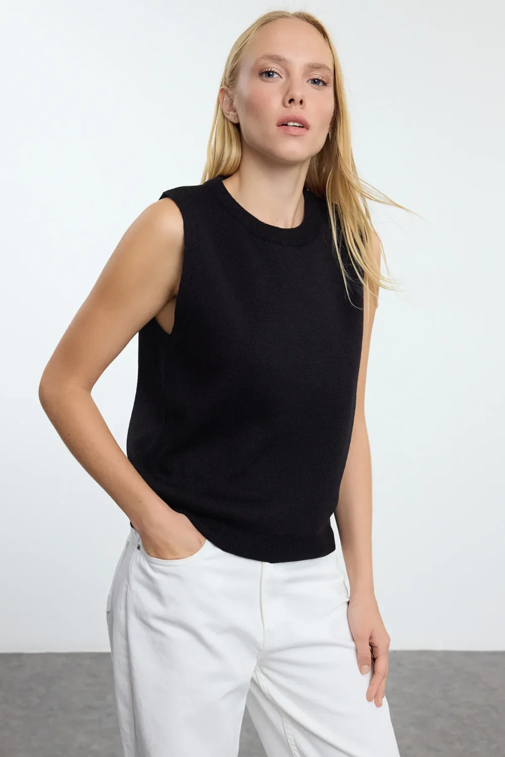 Black Crew Neck Heart Detailed Two Piece Set Knitwear Blouse-Cardigan - Image 3