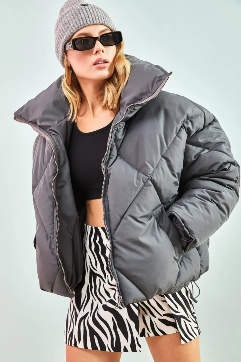 Women's Black Oversize Puffer Jacket - Image 2