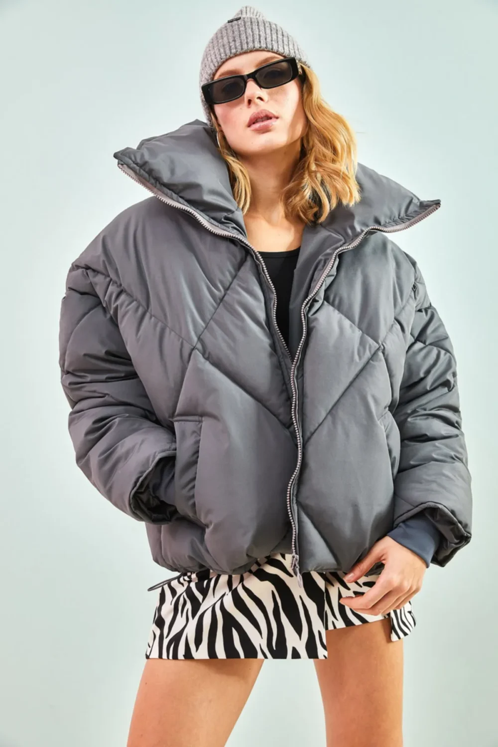 Women's Black Oversize Puffer Jacket - Image 5