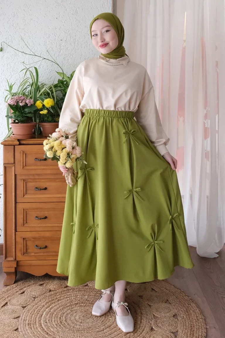 2 Yarn Crop Blouse &  Bow Skirt Set