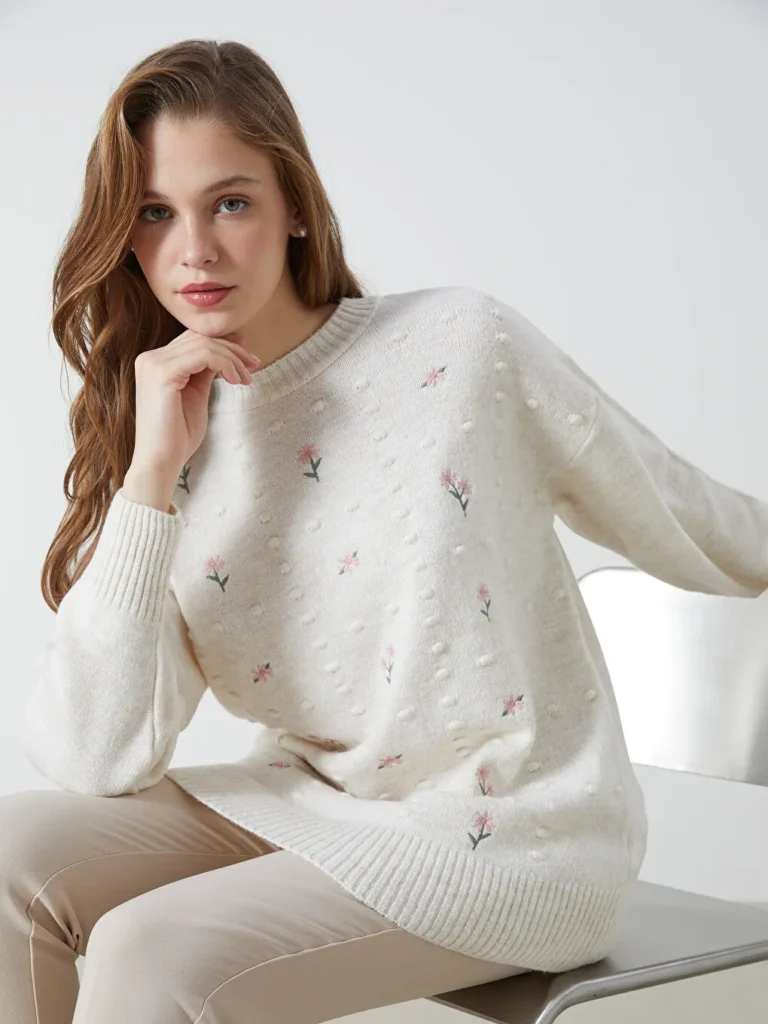 Off-White Crew Neck Floral Embroidered Women's Knitwear Tunic