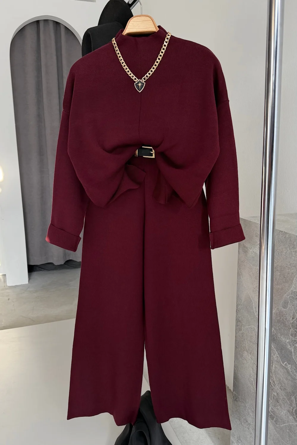 Half Turtleneck Knitwear Suit Claret Red - Image 2