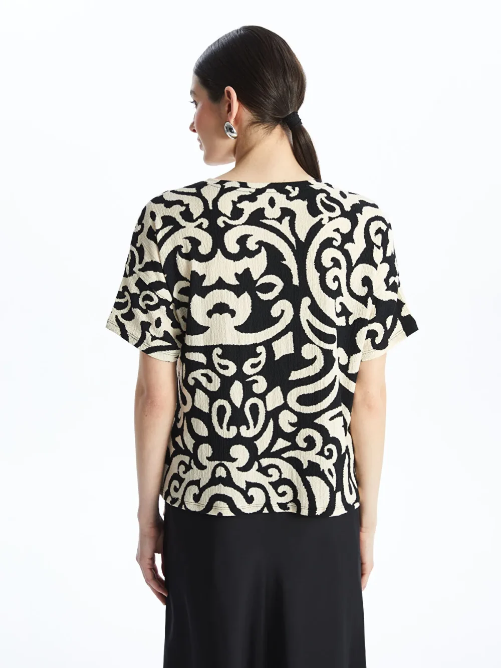 Black Crew Neck Patterned Short Sleeve Oversize Women's Blouse - Image 2