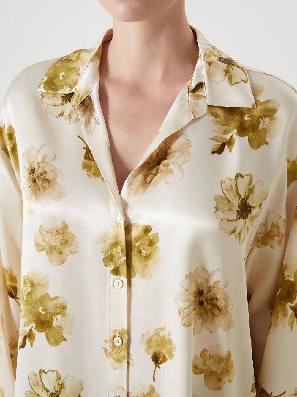 Green Floral Oversize Women's Shirt - Image 4