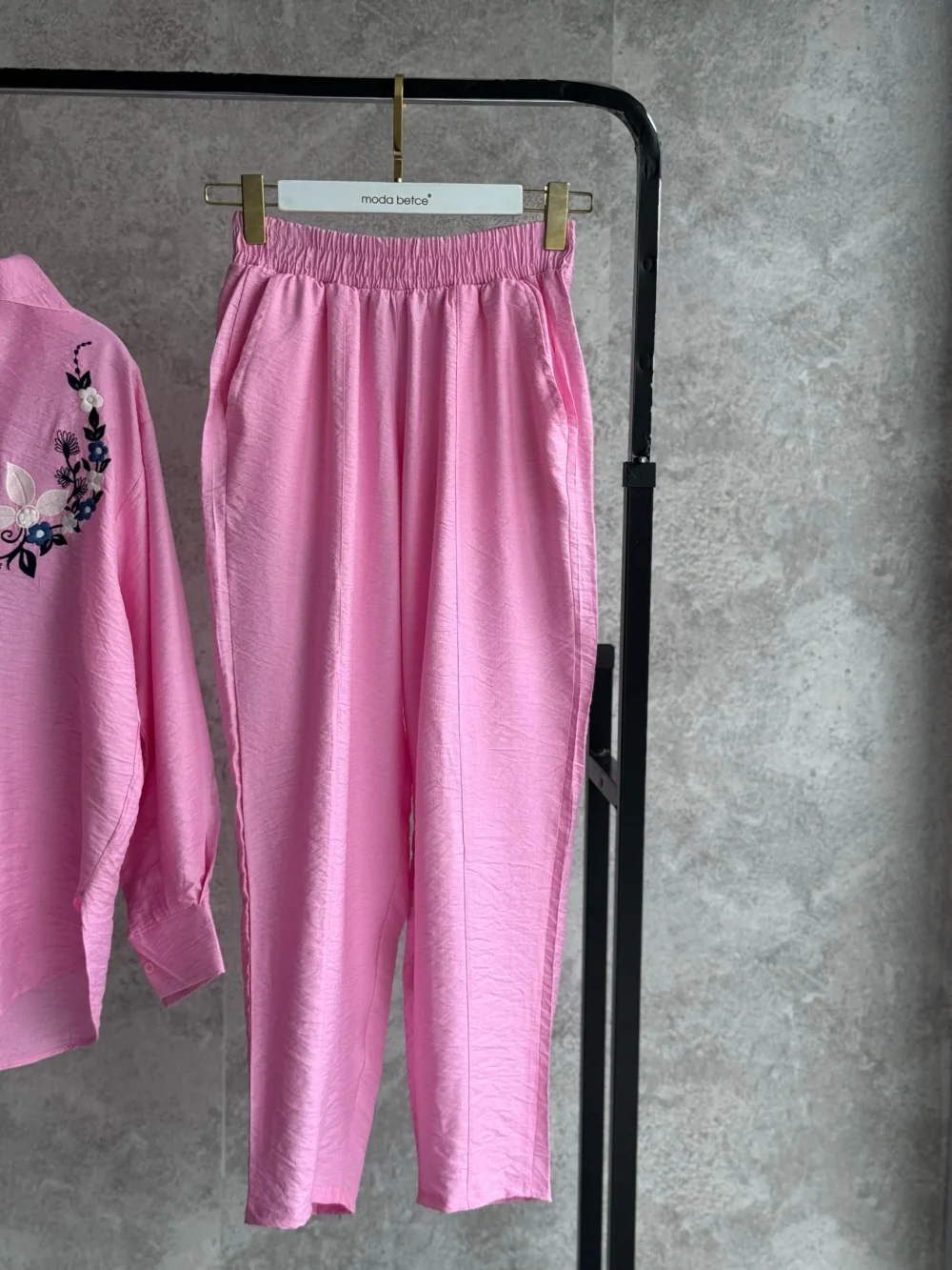 Linen Embroidered Suit Lusi Pink - Image 3