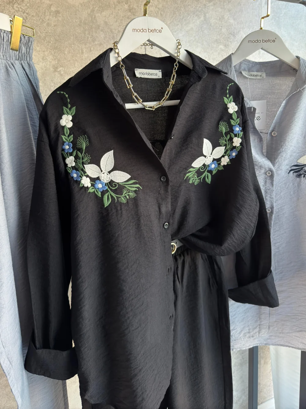 Linen Embroidered Suit - Image 5