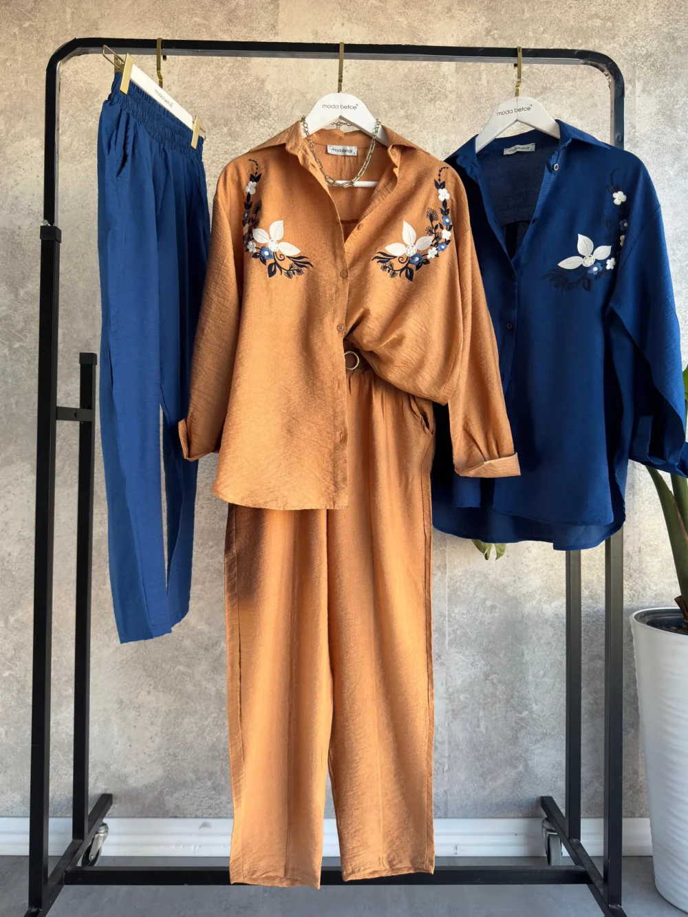 Linen Embroidered Suit - Image 7