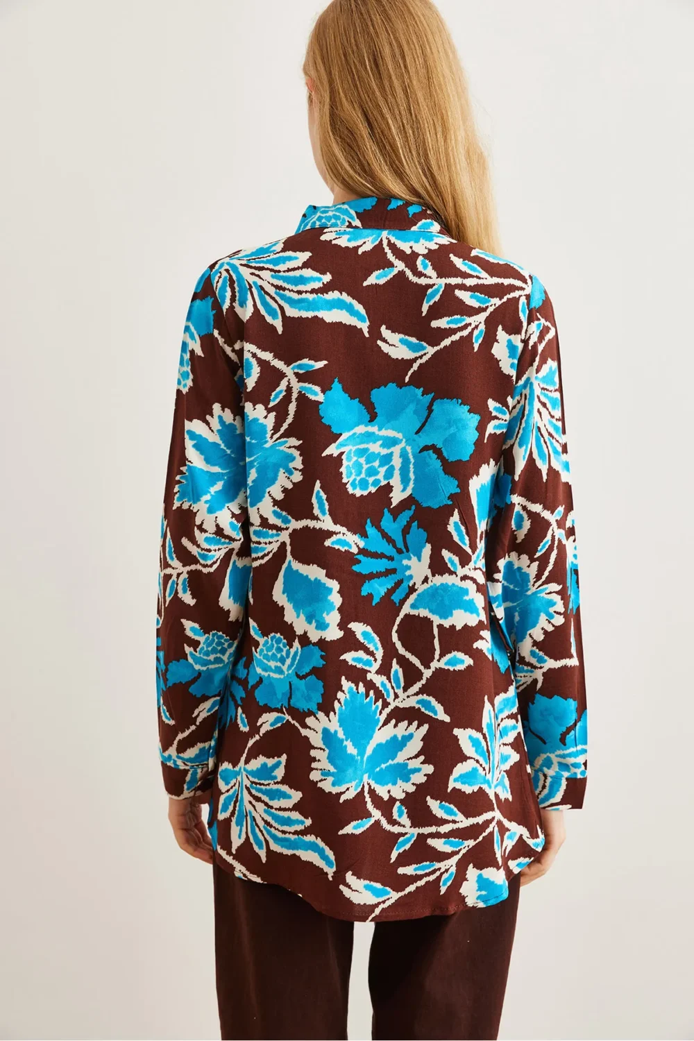 Women's Bitter Coffee Leaf Patterned Flowy  Shirt - Image 3
