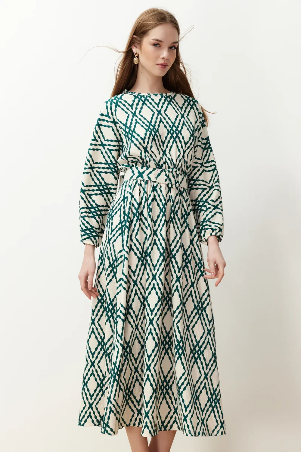 Green Patterned Belt Detailed Crinkle  Dress - Image 3