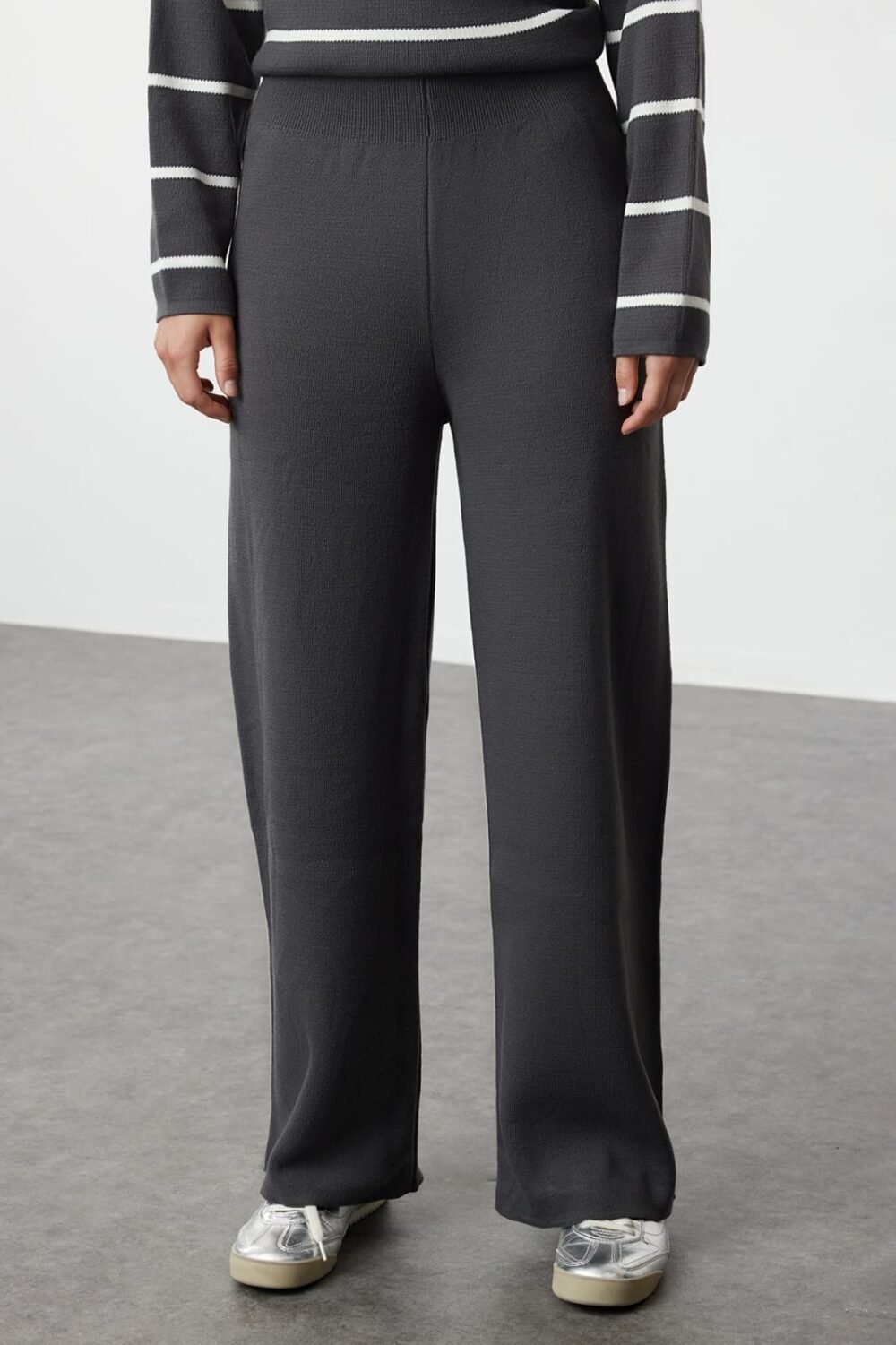 Anthracite Wide-Cut Zippered Knitwear Top-Bottom Set - Image 7