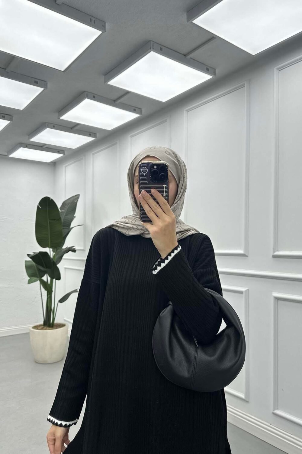 Long Knitted Suit - Image 10