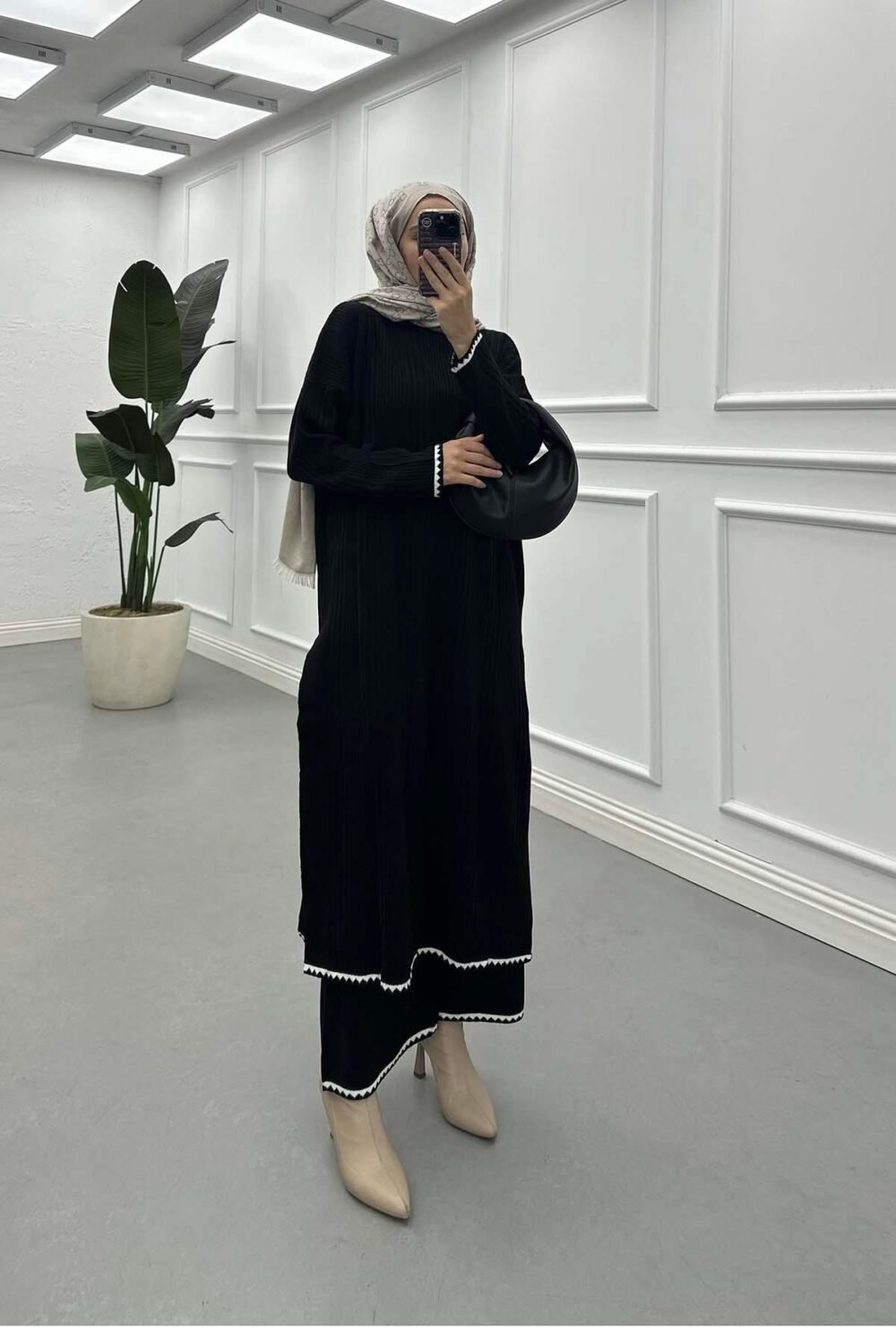 Long Knitted Suit - Image 11